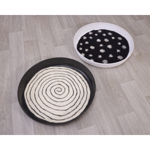 Black & White Deep Spot Felt Mats - Set of 2