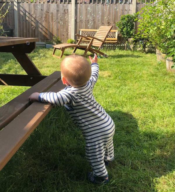9 ideas for exploring light with babies