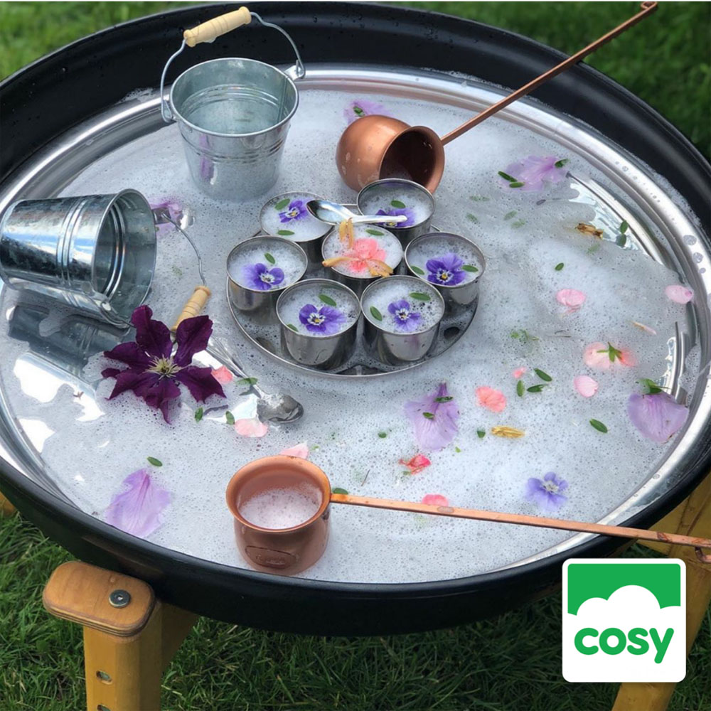 tray play - water play